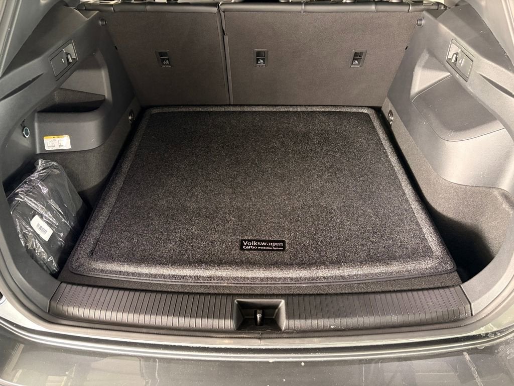 2025 Volkswagen Tiguan SE R-Line Black