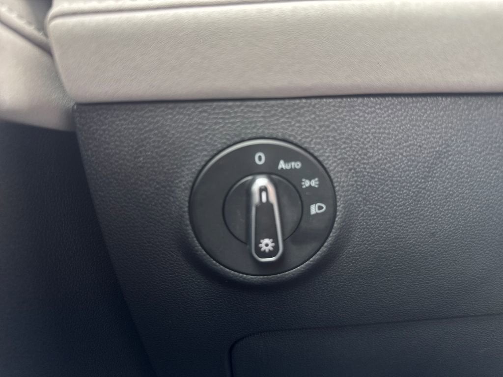 2025 Volkswagen Taos SE