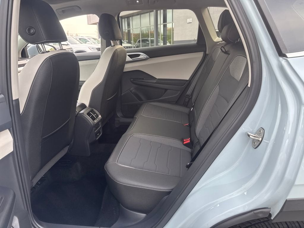 2025 Volkswagen Taos SE