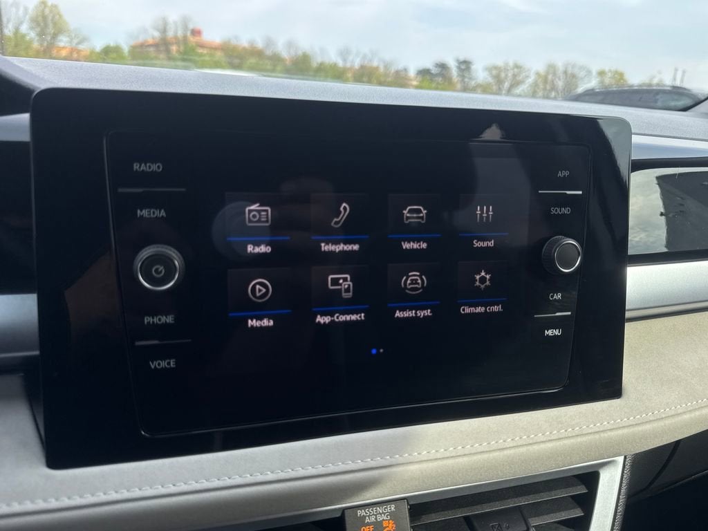 2025 Volkswagen Taos SE