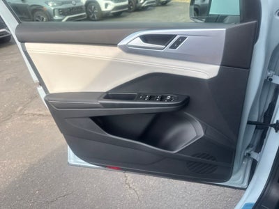 2025 Volkswagen Taos SE