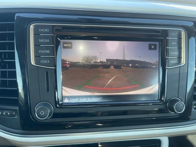 2018 Volkswagen Beetle SE