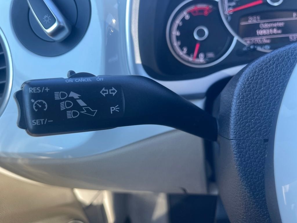 2018 Volkswagen Beetle SE