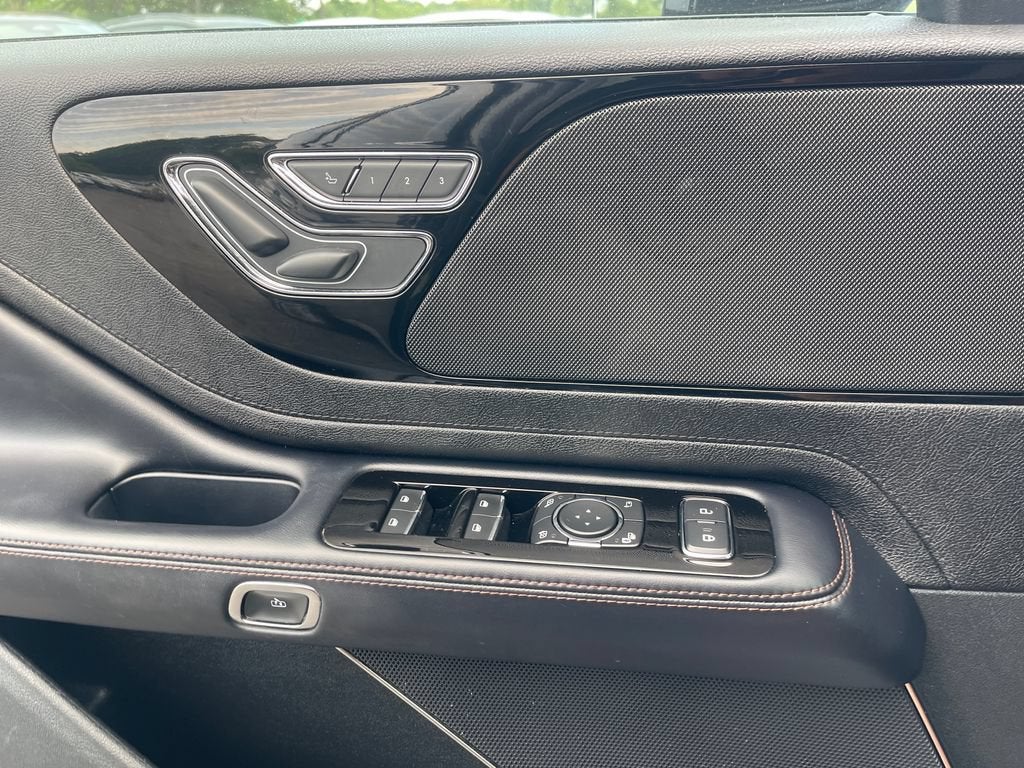 2022 Lincoln Aviator Standard