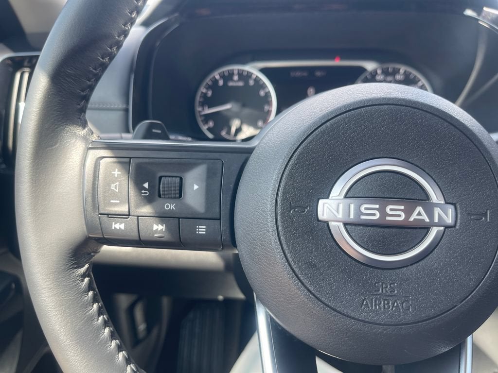 2024 Nissan Pathfinder SV