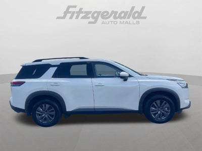 2024 Nissan Pathfinder SV