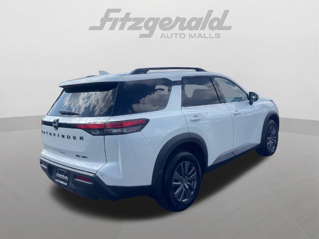 2024 Nissan Pathfinder SV