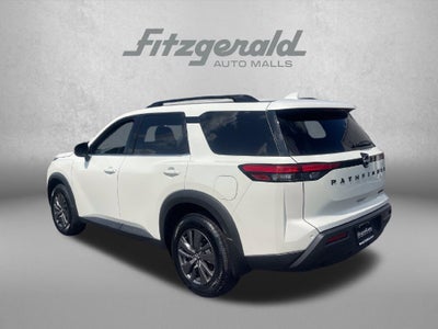 2024 Nissan Pathfinder SV