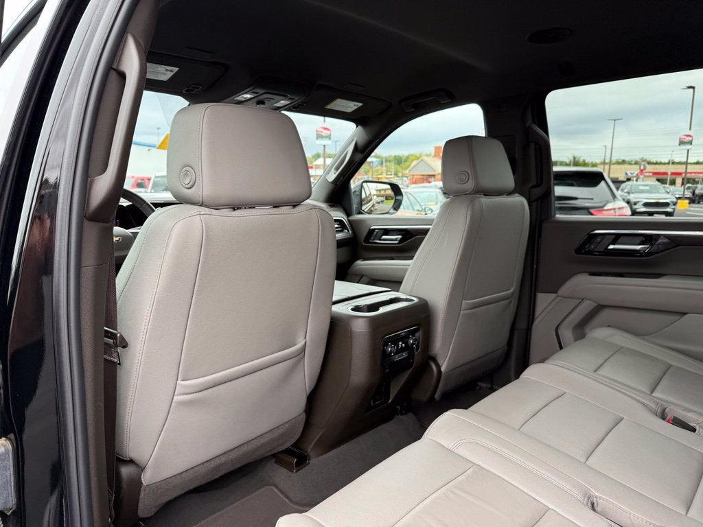 2025 Chevrolet Suburban LT