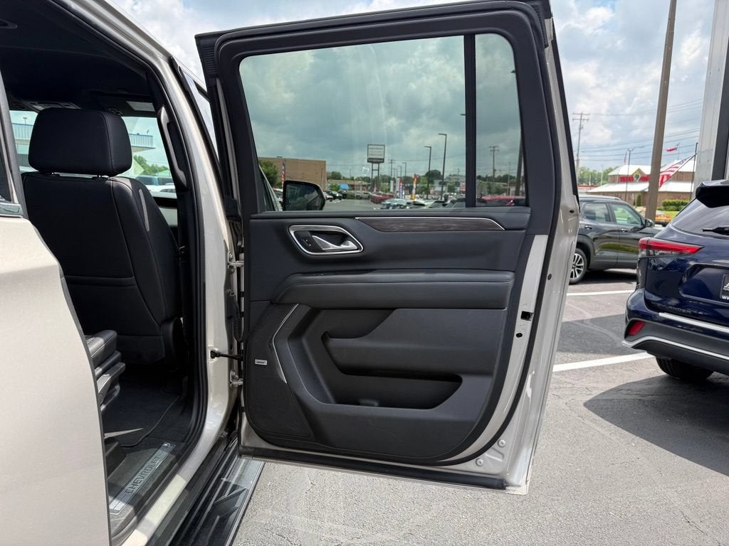 2024 Chevrolet Suburban LT