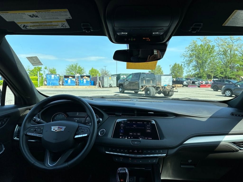 2023 Cadillac XT4 Premium Luxury