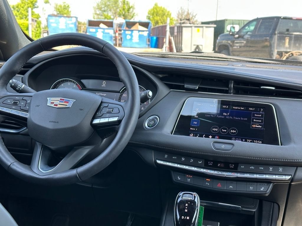 2023 Cadillac XT4 Premium Luxury