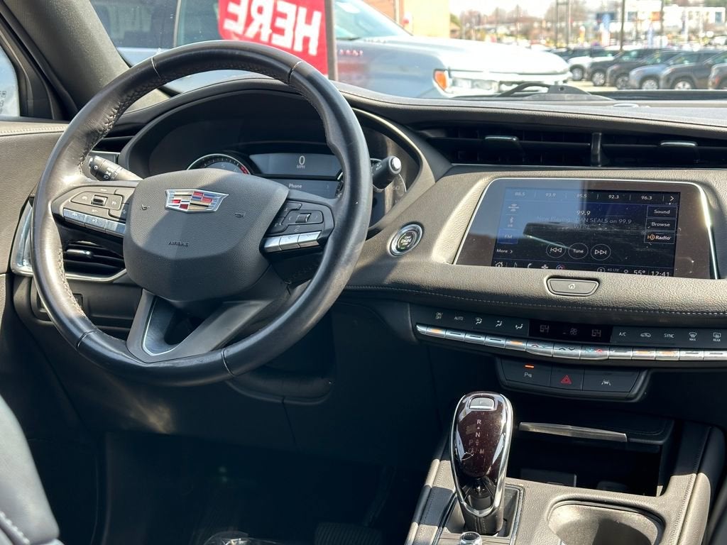 2023 Cadillac XT4 Premium Luxury