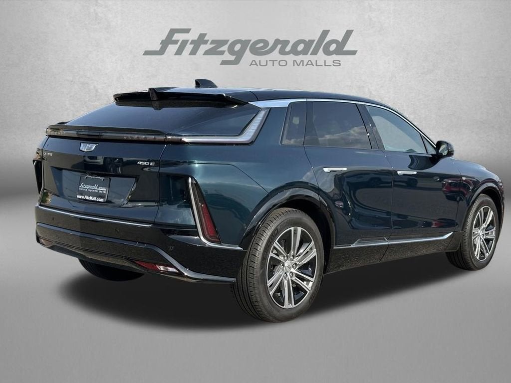 2024 Cadillac LYRIQ Luxury 2