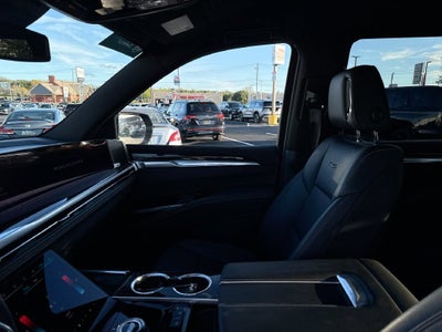2025 Cadillac Escalade Luxury