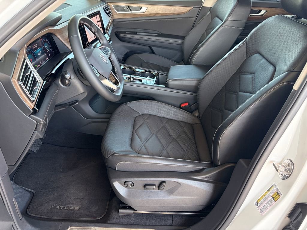 2024 Volkswagen Atlas 2.0T SE w/Technology