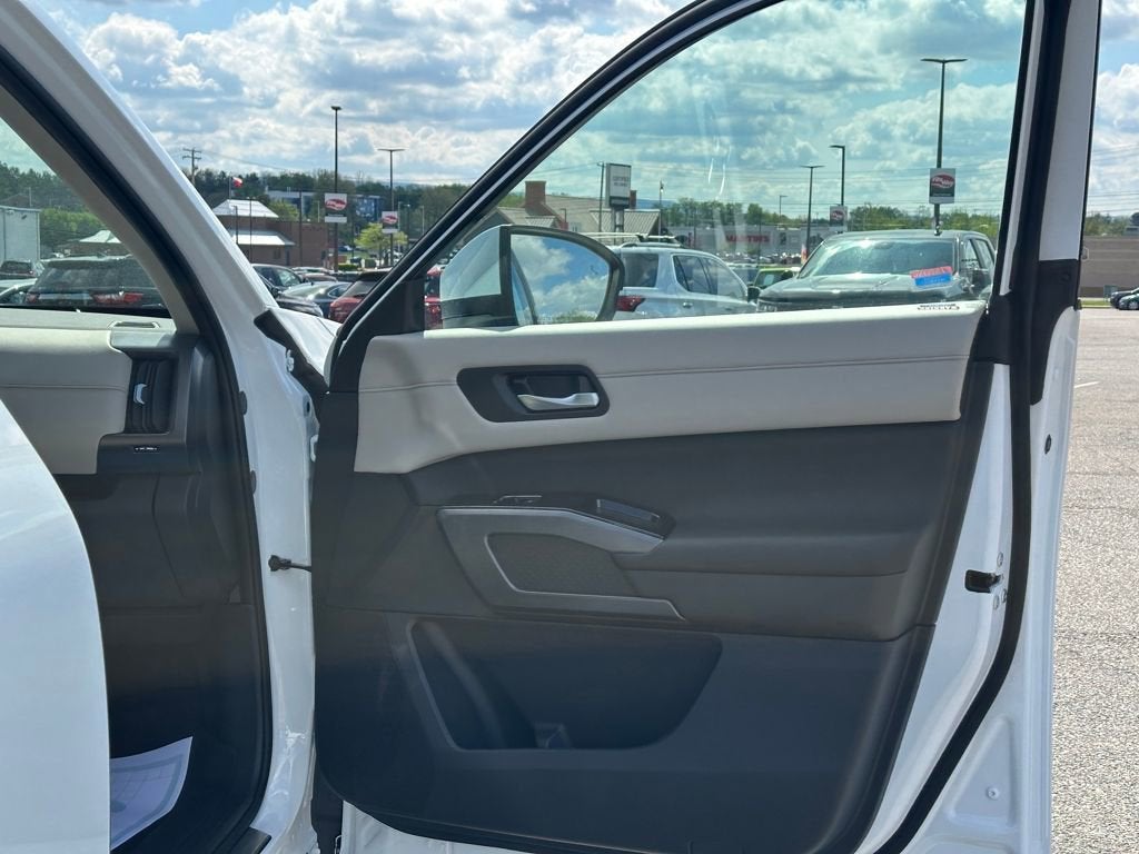 2025 Nissan Pathfinder SL 4WD