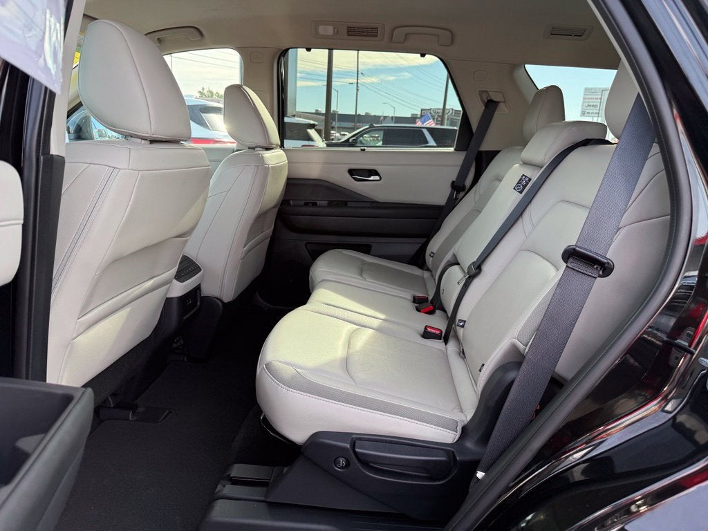 2024 Nissan Pathfinder SL 4WD