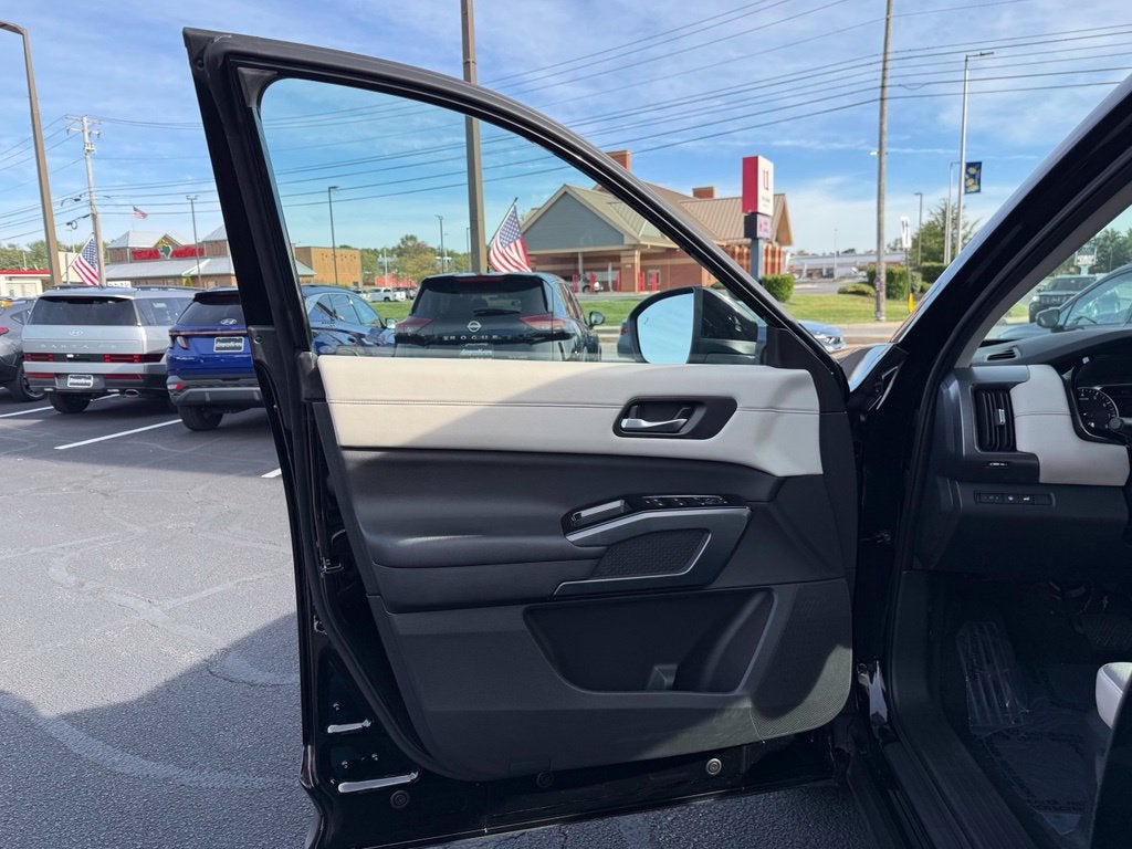 2024 Nissan Pathfinder SL 4WD