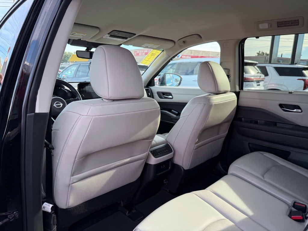 2024 Nissan Pathfinder SL 4WD