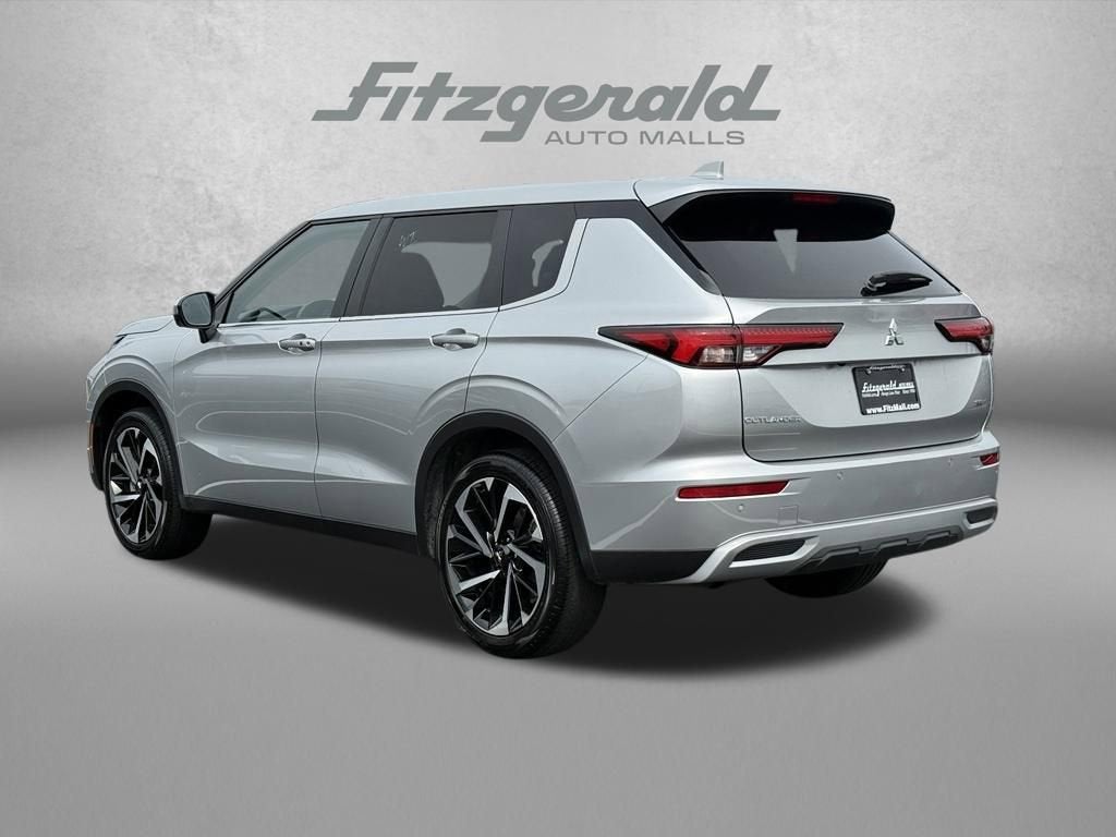 2024 Mitsubishi Outlander SE