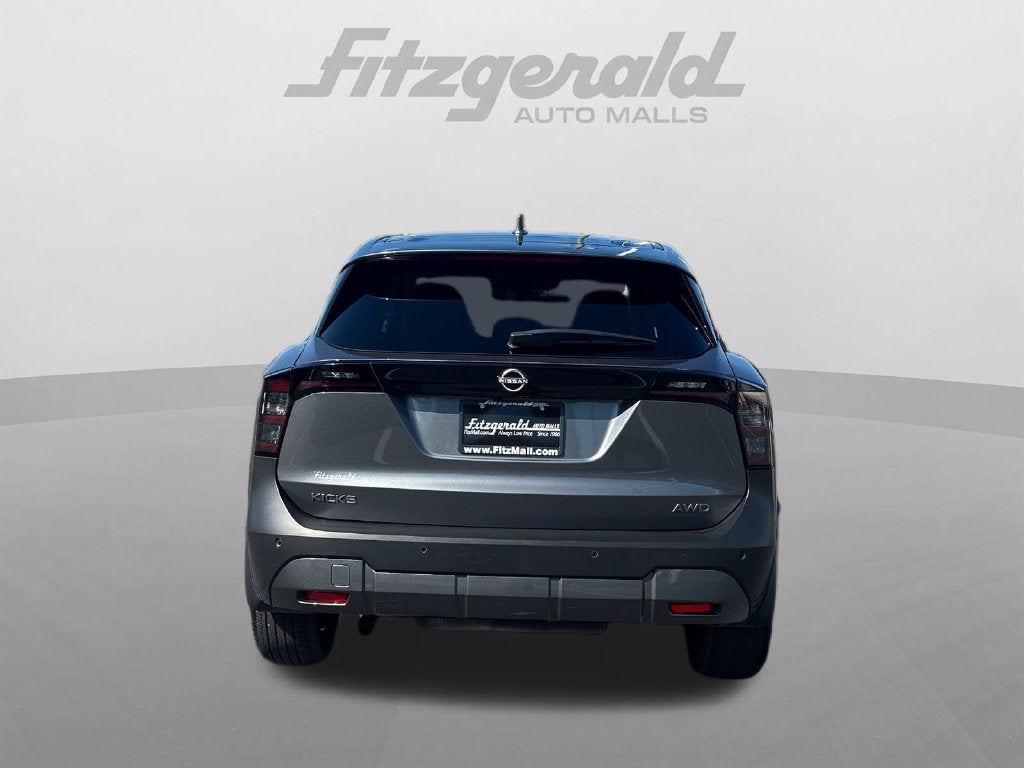 2025 Nissan Kicks SV