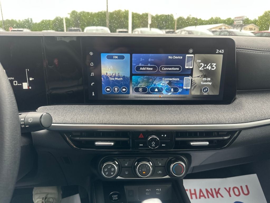 2025 Nissan Kicks SV