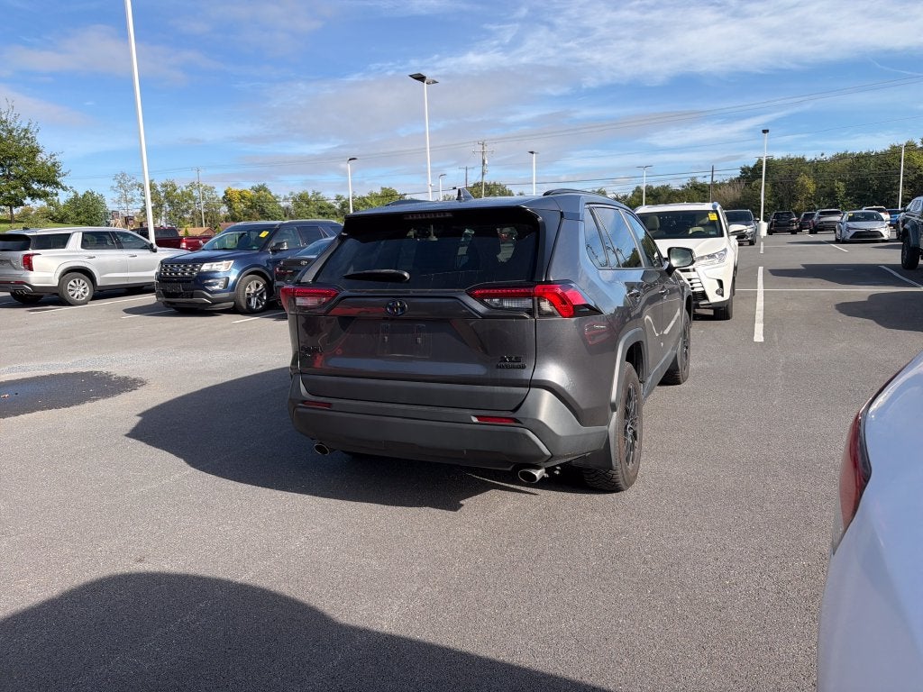 2021 Toyota RAV4 Hybrid XLE