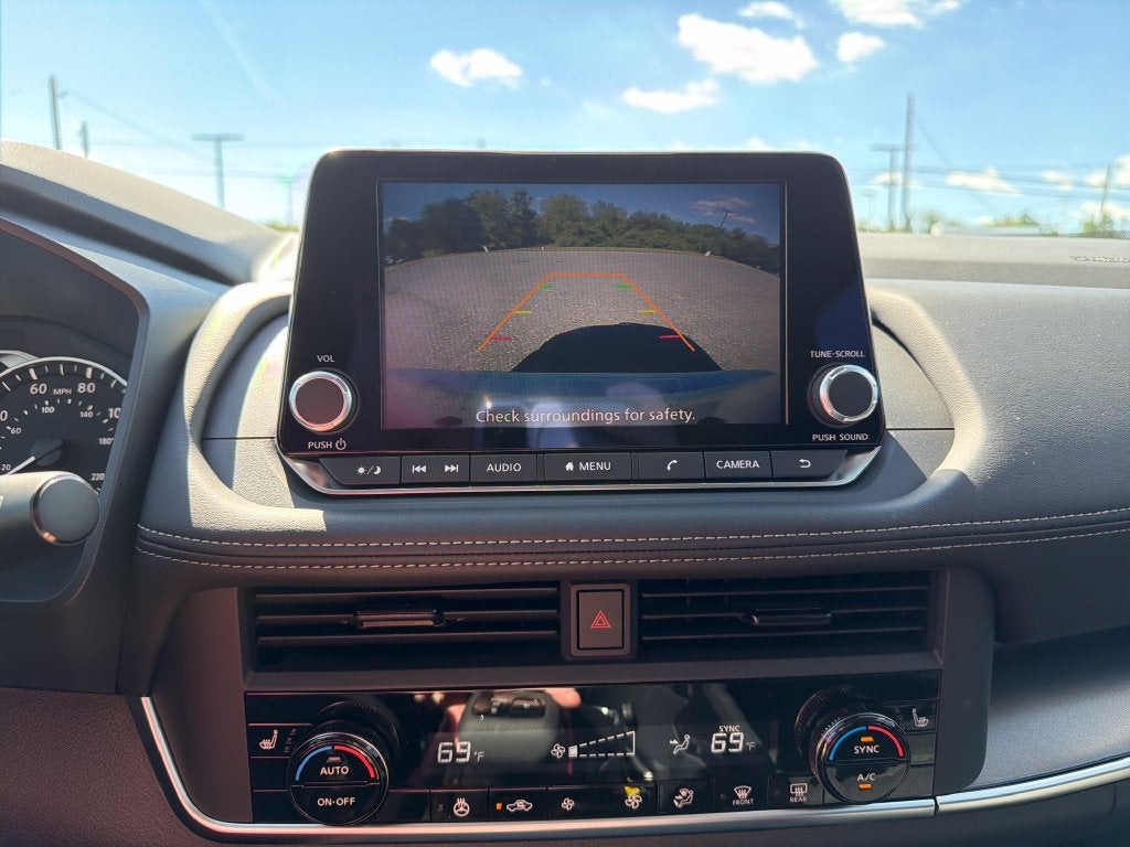 2026 Nissan Rogue SV