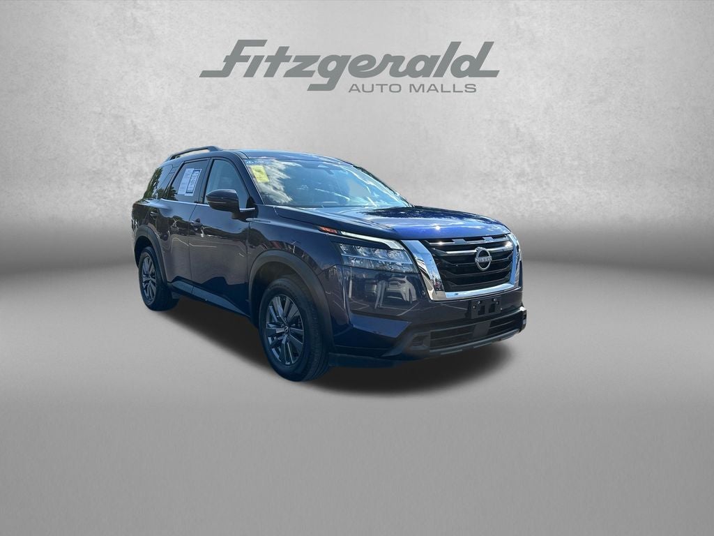 2022 Nissan Pathfinder SV