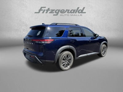 2022 Nissan Pathfinder SV