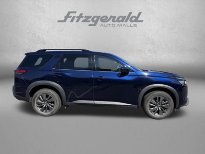 2022 Nissan Pathfinder SV