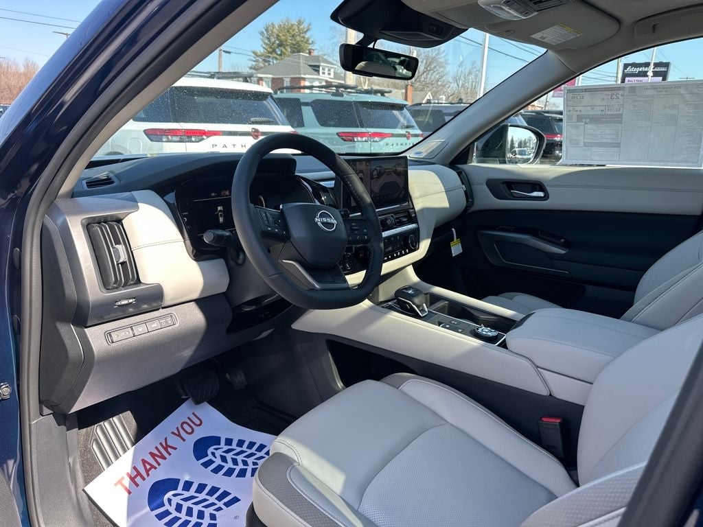 2026 Nissan Pathfinder SL