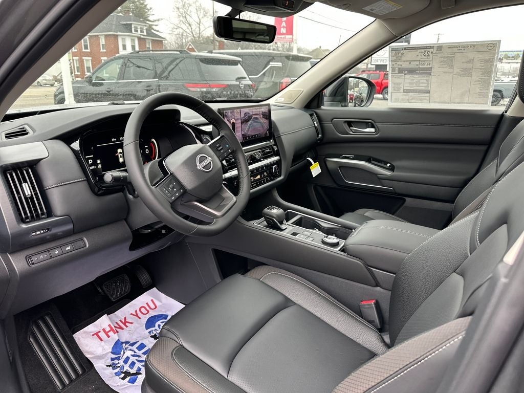 2026 Nissan Pathfinder SL