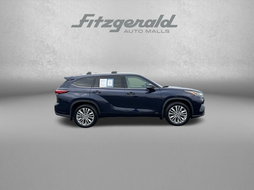 2023 Toyota Highlander Hybrid Platinum