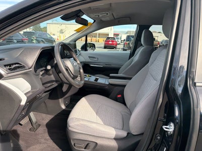 2025 Toyota Sienna LE 8 Passenger