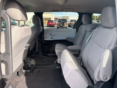 2025 Toyota Sienna LE 8 Passenger