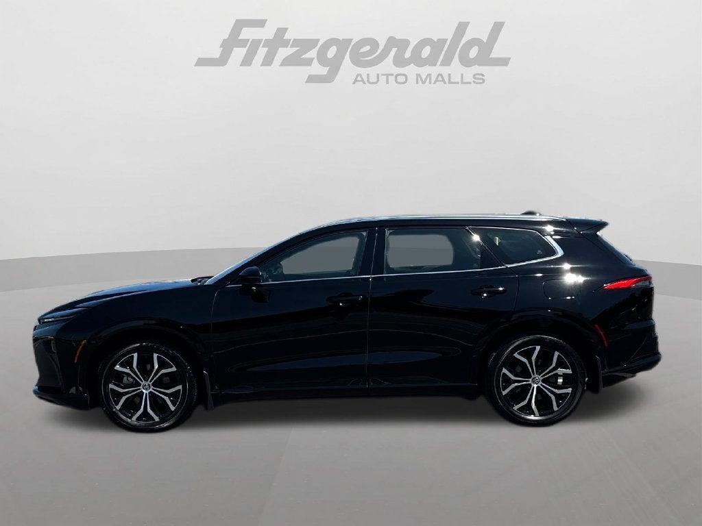 2025 Toyota Crown Signia XLE