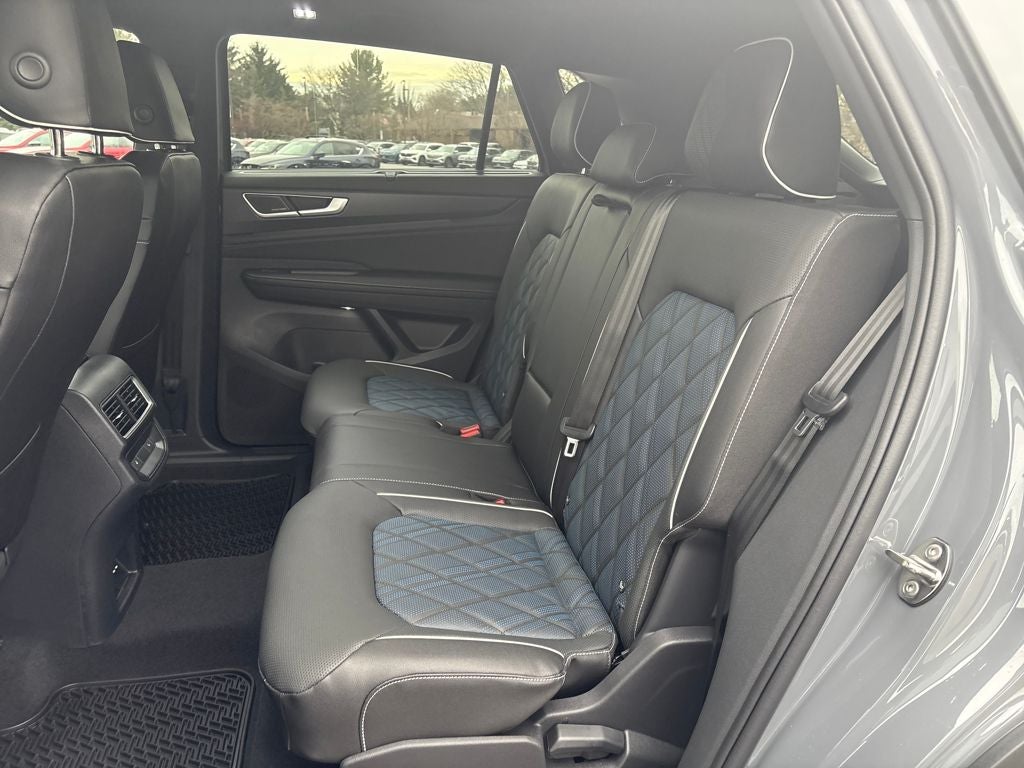 2026 Volkswagen Atlas Cross Sport 2.0T SEL Premium R-Line