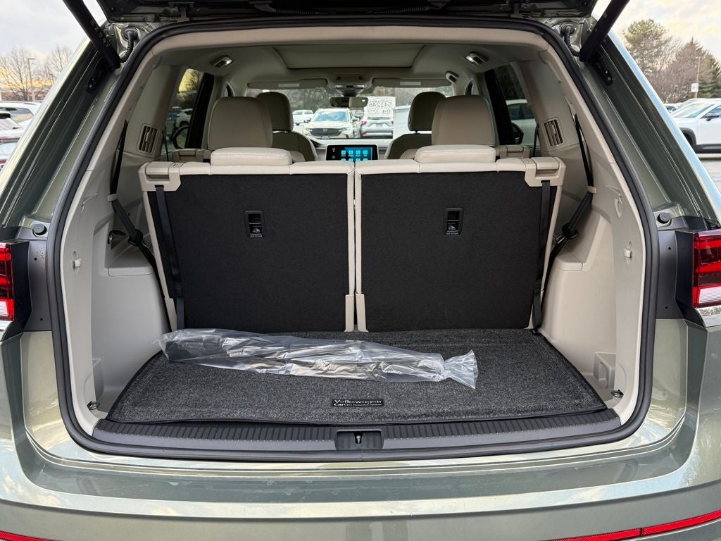 2026 Volkswagen Atlas 2.0T SEL Premium R-Line