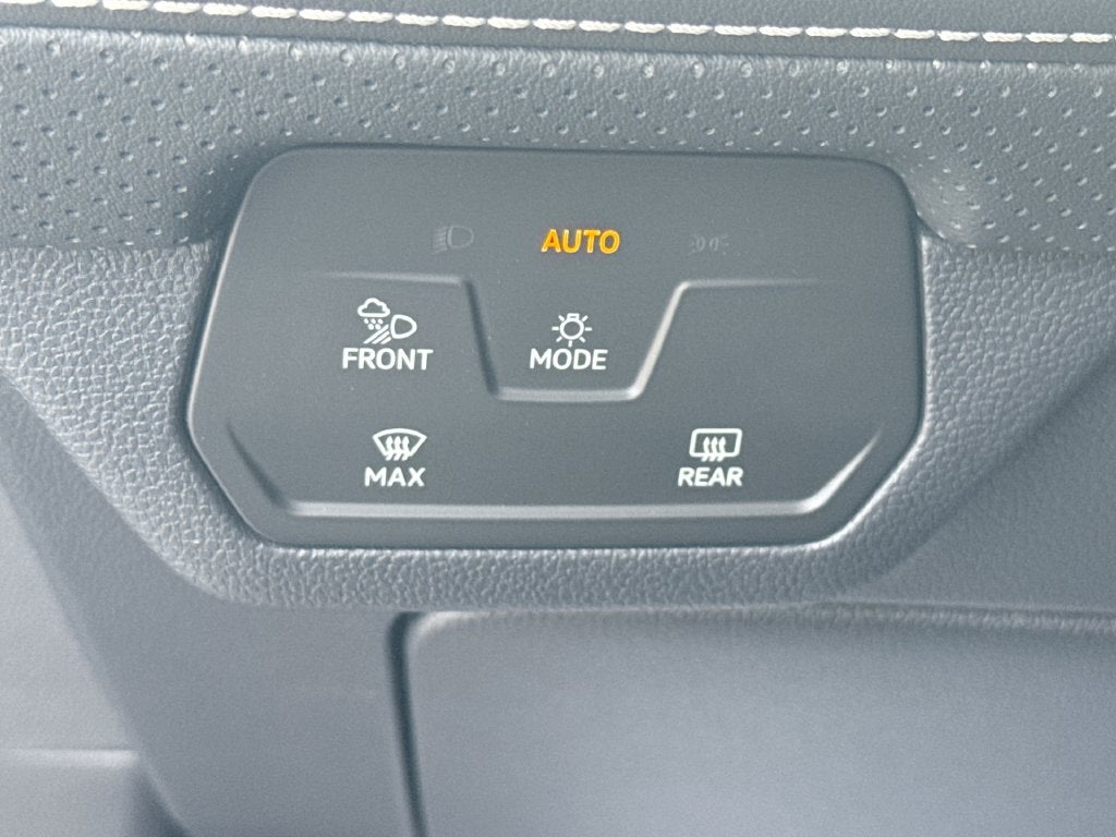 2026 Volkswagen Atlas Cross Sport SE w/Technology