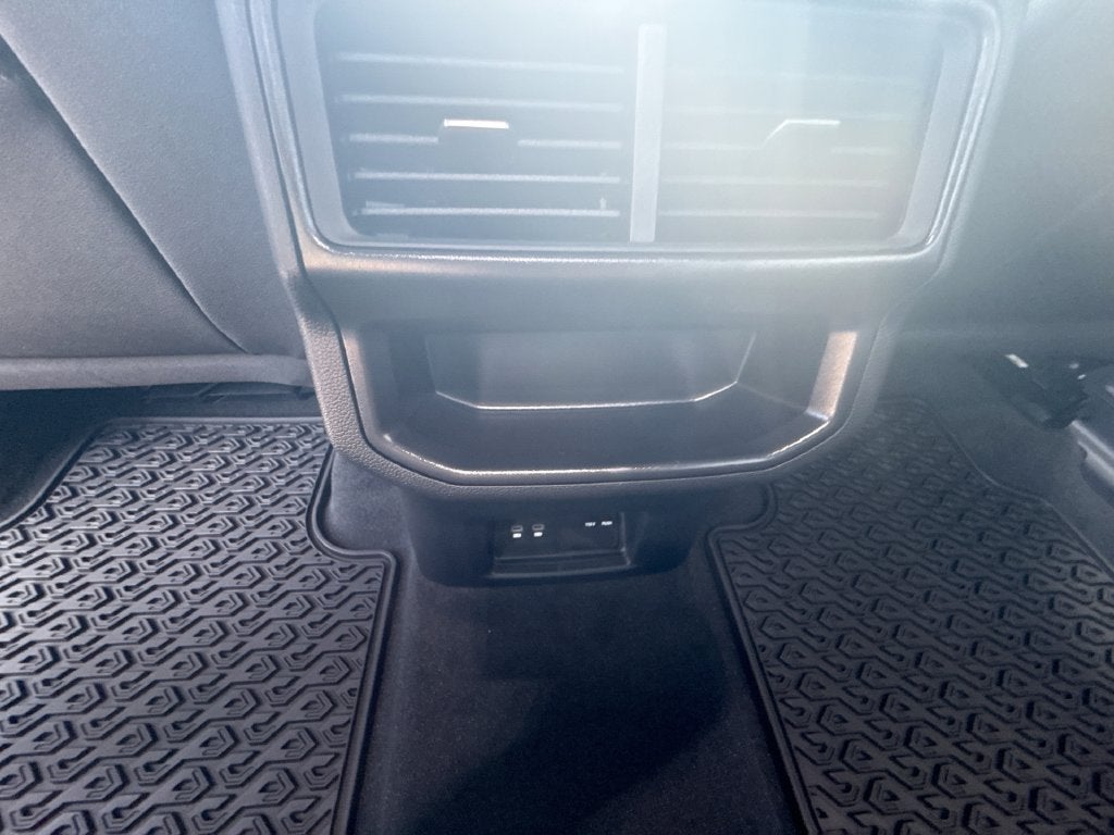 2026 Volkswagen Atlas Cross Sport SE w/Technology