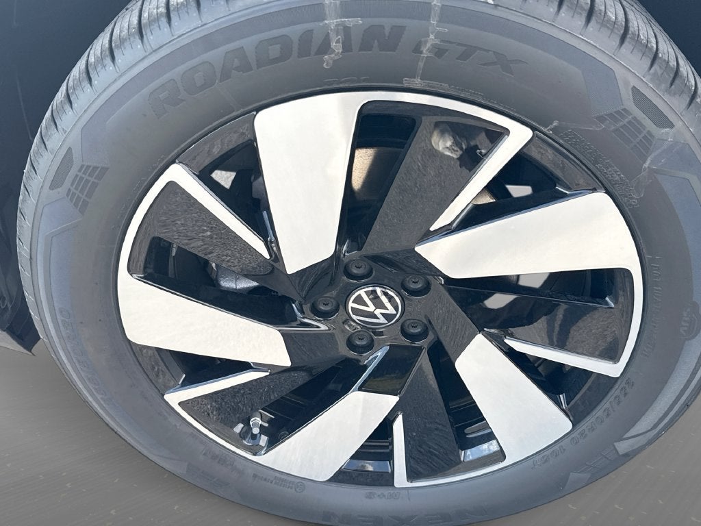 2026 Volkswagen Atlas Cross Sport SE w/Technology