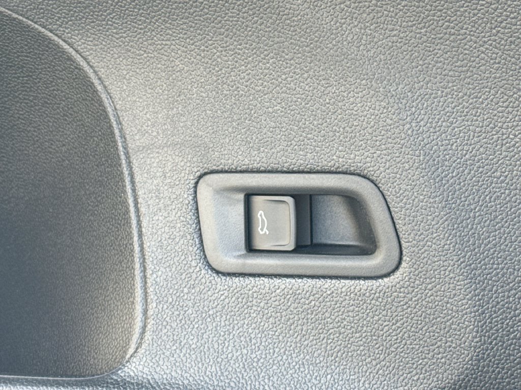 2026 Volkswagen Atlas Cross Sport SE w/Technology