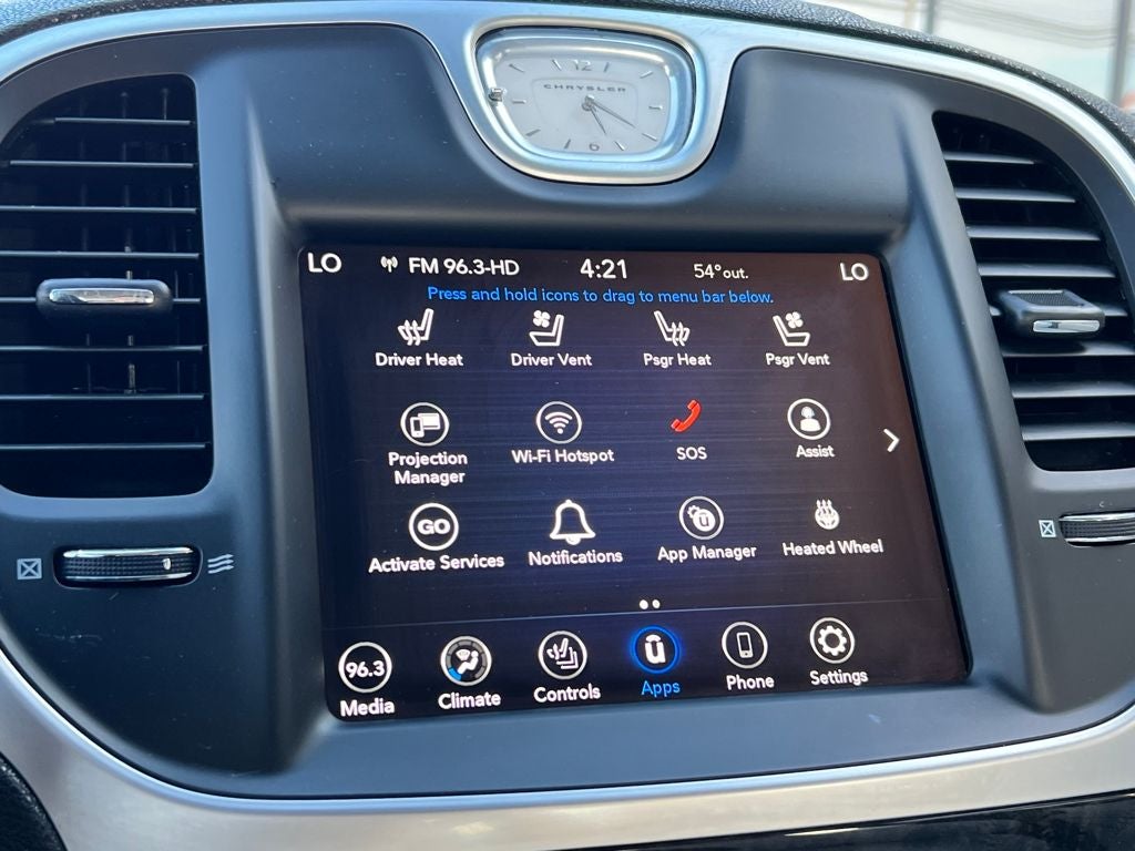 2022 Chrysler 300 Touring L