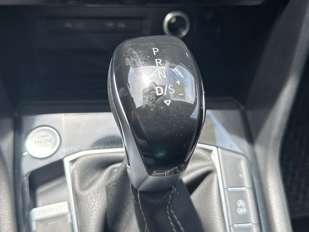 2026 Volkswagen Taos 1.5T SE Black