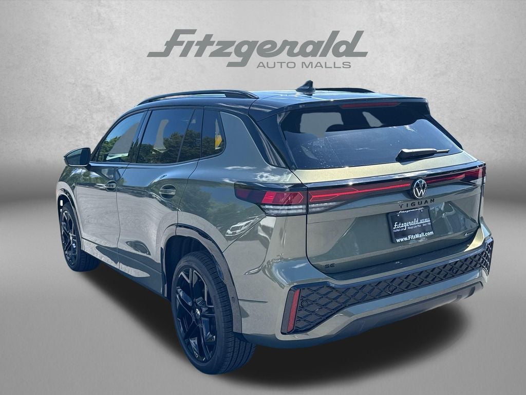 2026 Volkswagen Tiguan 2.0T SE R-Line Black