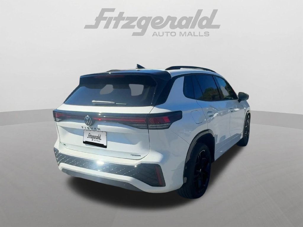 2026 Volkswagen Tiguan SE R-Line Black