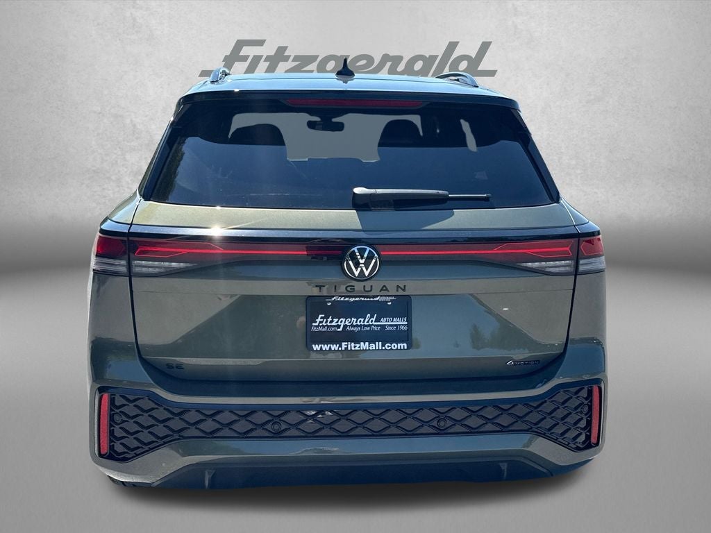 2026 Volkswagen Tiguan 2.0T SE R-Line Black