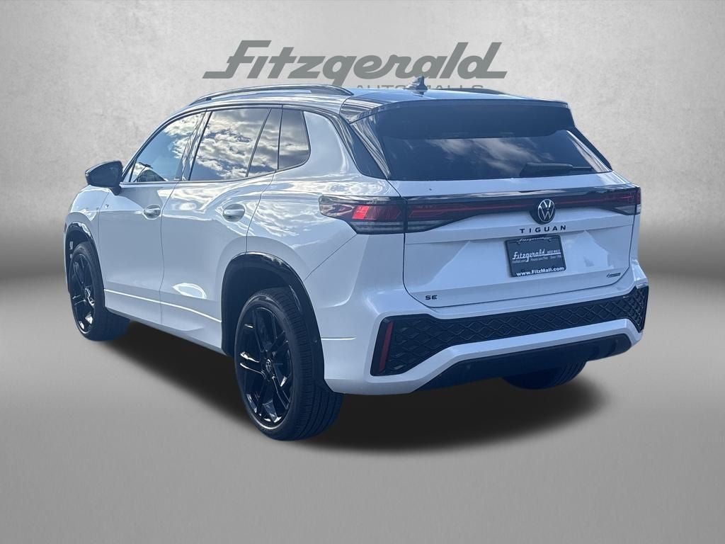 2026 Volkswagen Tiguan 2.0T SE R-Line Black